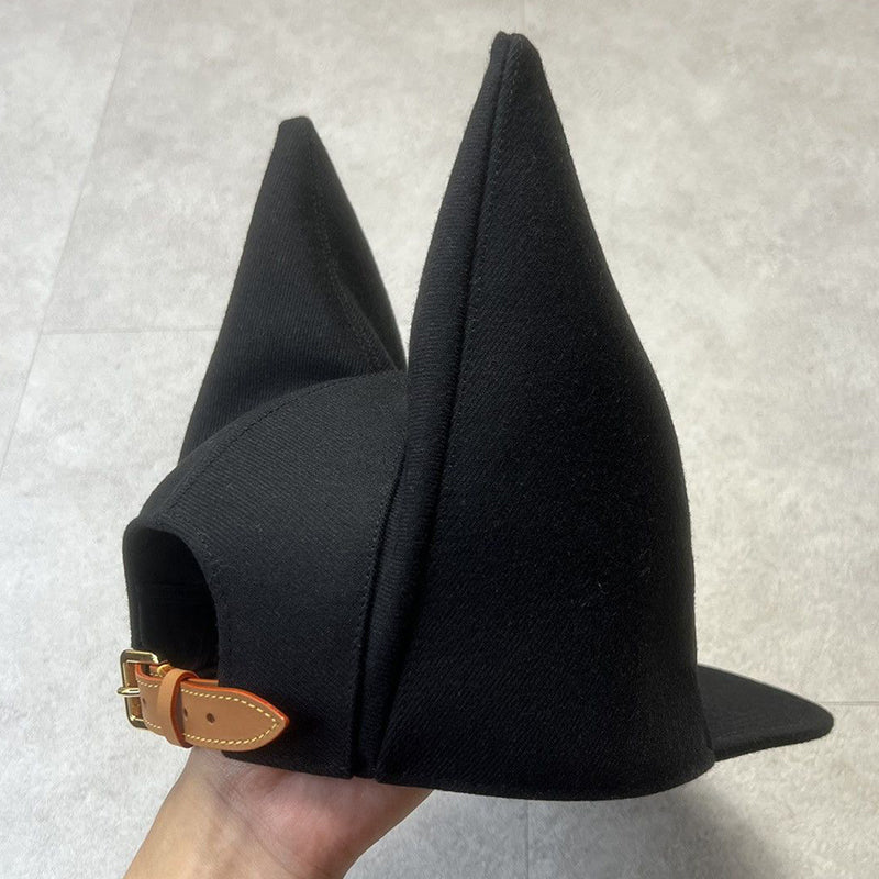 Pointed Ears Cap in black wool